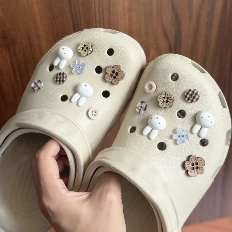 Anime Cartoon Rabbit Flower Sh - Croc Style Clog 评论和价格